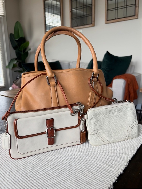 Coach Handbags - 🤎VTG COACH Soho Wristlet Set🤎